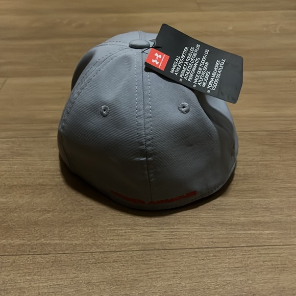 Youth Under Armour Hat - Picture 2 of 2